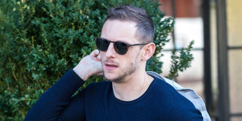 British actor Jamie Bell was seen wearing transparent black Garrett Leight Hampton 2001 BLGL/SFPG15 Polarised sunglasses in New York City. Shop online now on Pretavoir
