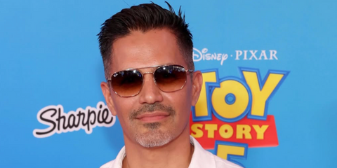 Actor Jay Hernandez was seen wearing gold Ray-Ban RB 3707 001/51 sunglasses with brown gradient lenses at the Toy Story 5 special screening in June 2026.