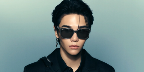 Thai singer Jeff Satur was seen wearing transparent grey Ray-Ban RB 4466D 6450/87 sunglasses in Ray-Ban's "Worn by Visionaries, Loved by Generations" campaign.