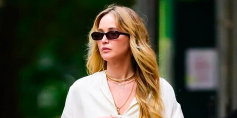 Jennifer Lawrence was seen wearing DMY Studios Juno DMYSUN10SB Black sunglasses in New York City, July 2025. Shop online now on Pretavoir