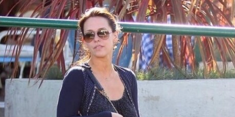 Jennifer Love Hewitt was seen wearing black Ray-Ban Aviator Large Metal RB 3025 002/51 sunglasses with brown gradient lenses in April 2011. Shop online now on Pretavoir