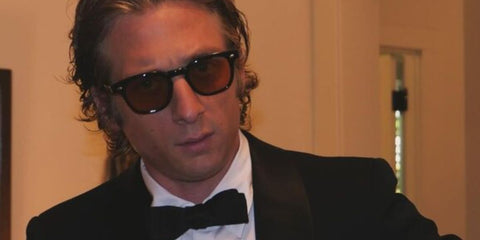 Jeremy Allen White wears Garrett Leight Sherwood 2154 BK/PMP Sunglasses Emmys