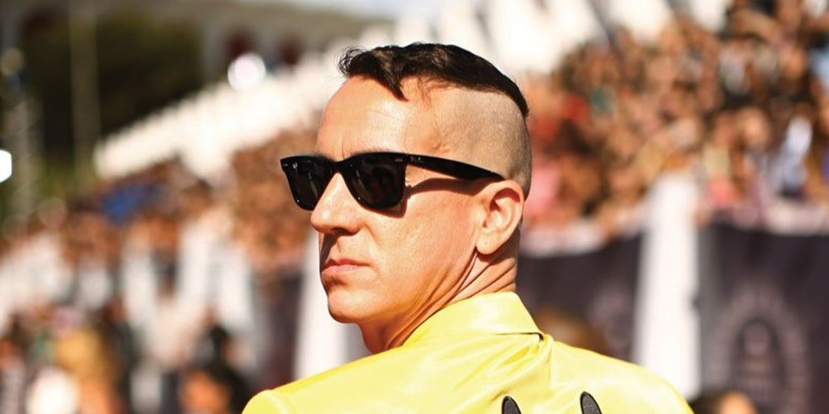 Jeremy Scott was seen wearing the iconic black Ray-Ban New Wayfarer 2132 901/58 sunglasses with Polarised lenses