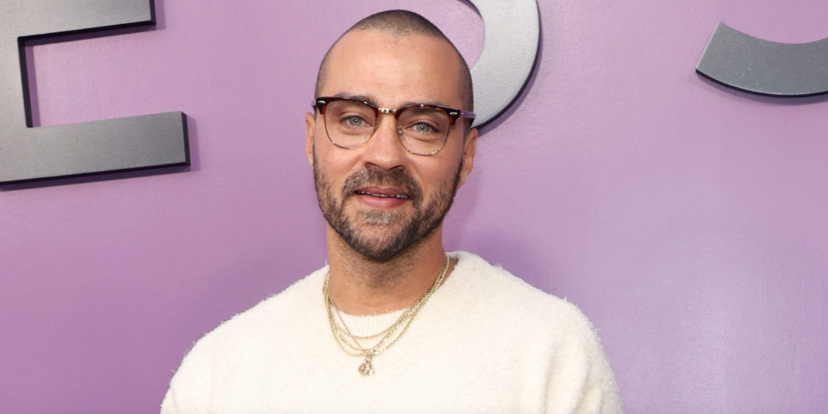 Grey's Anatomy actor Jesse Williams was seen wearing red tortoiseshell Ray-Ban Clubmaster Optical RB 5154 2372 half-rim glasses to attend the Los Angeles Premiere Of Roadside Attractions' "Exhibiting Forgiveness"