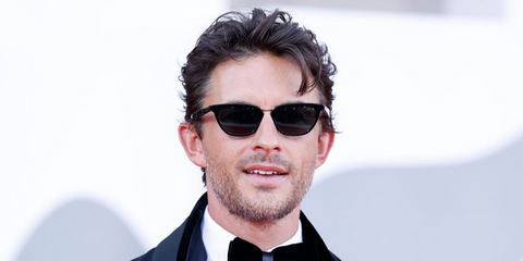 Jonathan Bailey was seen wearing black Giorgio Armani AR8253U 50187 sunglasses at the 83rd Venice Film Festival 2026.
