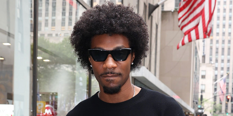 Jonathan Daviss was seen wearing black Oliver Peoples Edition 3 OV5611SU 1731/P2 Polarised sunglasses in New York City, August 2026.