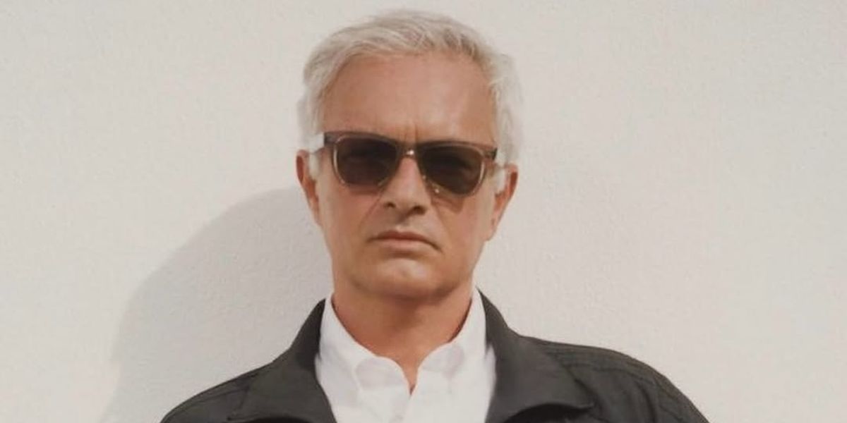 Legendari football manager Jose Mourinho was seen wearing Oliver Peoples Ollis Sun OV5437SU 1692/P1 Polarised sunglasses in the JJJJound x adidas Originals campaign