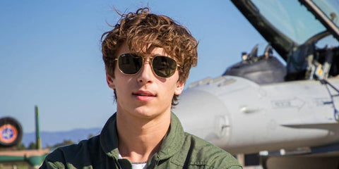 Canadian social media star Josh Richards was seen wearing Ray-Ban RB 3548N 001 Hexagonal Gold With Flat Lenses sunglasses in his Instagram post, February 2022. Shop online now on Pretavoir