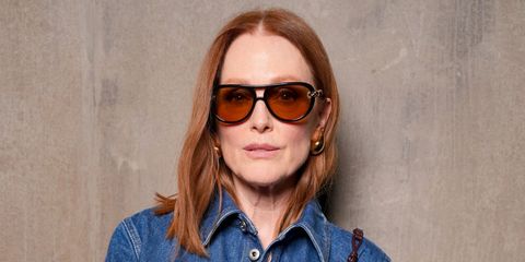Julianne Moore was seen wearing black Bottega Veneta BV1418S 001 aviator sunglasses with yellow lenses at the Bottega Veneta Spring/Summer 2026 fashion show during Milan Fashion Week. Shop online now on Pretavoir