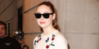 Scottish actress Karen Gillan was seen wearing the iconic Ray-Ban Wayfarer 2140 901 Black sunglasses at the Carolina Herrera Spring/Summer 2023 fashion show during New York Fashion Week. Shop online now on Pretavoir