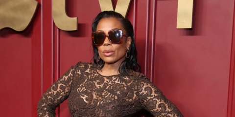 Actress Karen Pittman was seen wearing brown tortoiseshell Gucci GG1314S 002 sunglasses at the Apple TV +'s Primetime Emmy Party in Los Angeles, January 2024. Shop online now on Pretavoir