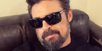 Karl Urban was seen wearing black Persol 3048S 95/31 sunglasses in his Instagram post