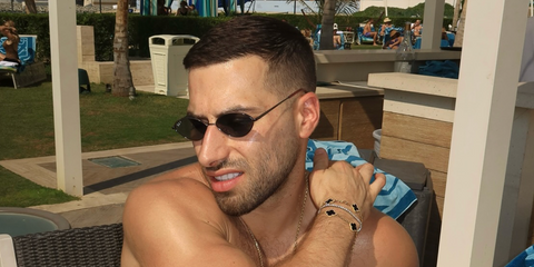 Love Island 2017 winner Kem Cetinay was seen wearing Ray-Ban Kai RB 3757 004/2V Polarised sunglasses in his Instagram post, November 2025.