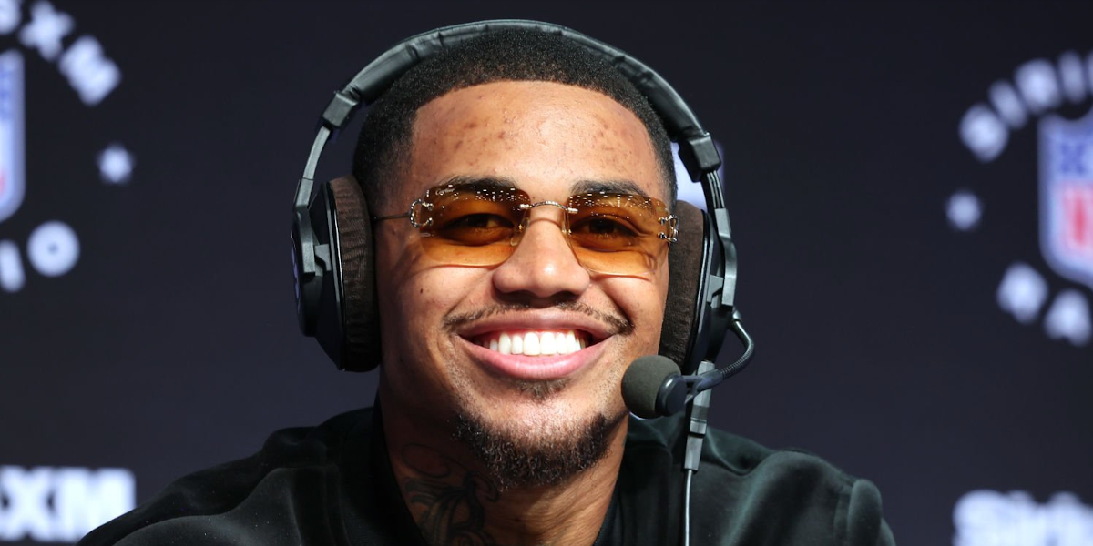 American football player Kendrick Bourne was seen wearing gold Cartier C Decor CT0330S 003 sunglasses with yellow lenses during an interview with SiriusXM at Super Bowl 2024.