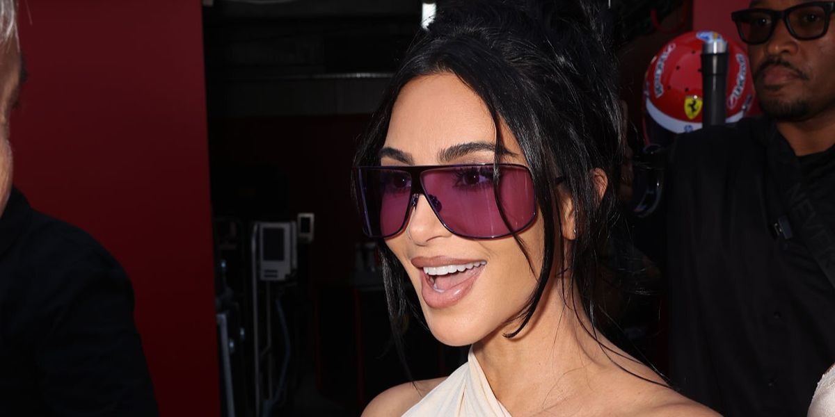 Kim Kardashian was seen wearing purple violet Gucci GG2276S 005 angular shiled sunglasses at the F1 Monaco Grand Prix 2026.