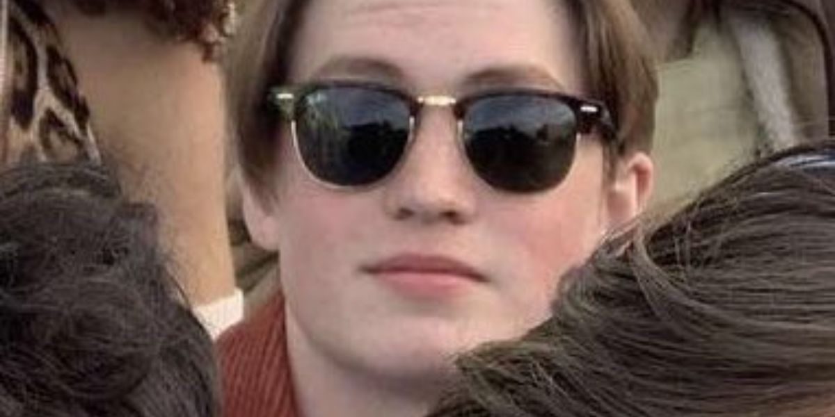 Kit Connor was seen wearing the iconic Ray-Ban Clubmaster 3016 W0365 Black half-rim sunglasses