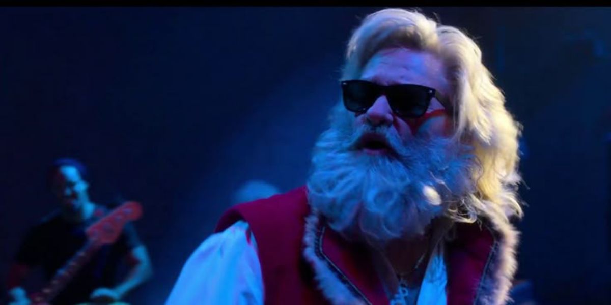 Kurt Russell was seen wearing the iconic Ray-Ban Wayfarer 2140 901 Black sunglasses in Netflix movie Christmas Chronicles