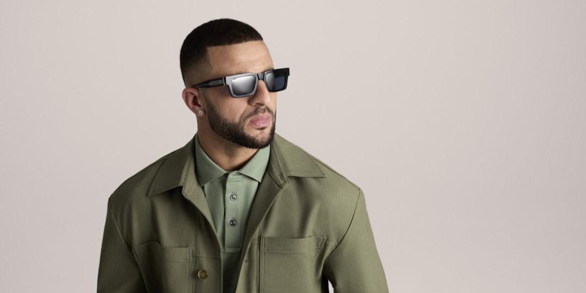 English footballer Kyle Walker of Manchester City was seen wearing black Hugo Boss 1855/S 807KU sunglasses with blue lenses in the BOSS Eyewear Fall/Winter 2025 campaign. Shop online now on Pretavoir