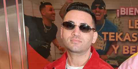 Cuban singer-songwriter Lenier Mesa was seen wearing silver Bottega Veneta Sardine BV1386S 003 sunglasses with grey gradient lenses while visiting "Despierta America" morning show at Univision Studios in Florida, September 2025.