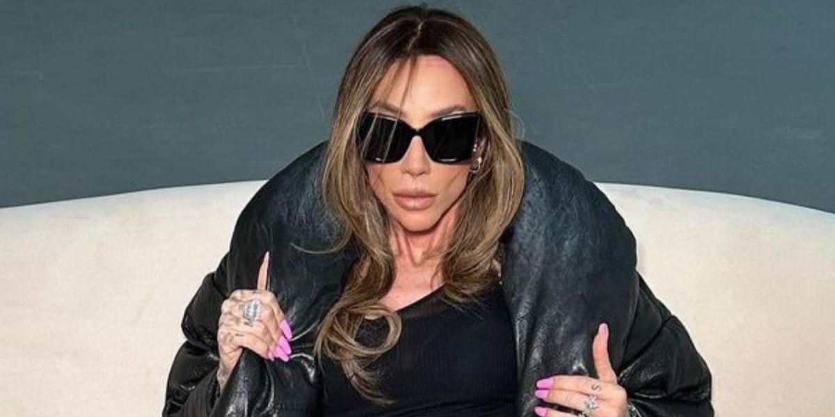 Brazilian YouTuber and influencer Maya Massafera was seen wearing black Saint Laurent Sun Blaze SL M119 001 sunglasses. Shop online now on Pretavoir