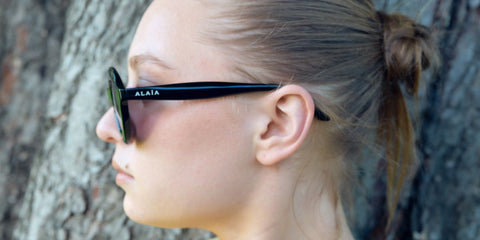 Mia Threapleton, actress and daughter of Kate Winslet, was seen wearing black Alaia AA0088S 001 round sunglasses in a feature on The Times. Shop online now on Pretavoir