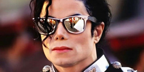 The King of Pop Michael Jackson was seen wearing the iconic Ray-Ban Wayfarer 2140 901 Black sunglasses. Shop online now on Pretavoir