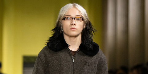 Rapper and songwriter Nettspend (Gunner Shepardson) was seen wearing tortoiseshell Miu Miu MU B07S 14L08N Blue Control sunglasses on the runway of Miu Miu Fall/Winter 2025 fashion show during Paris Fashion Week. Shop online now on Pretavoir