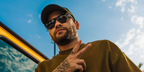 Neymar Jr. is seen wearing tortoiseshell Versace 4457 5429/87 in his Instagram post