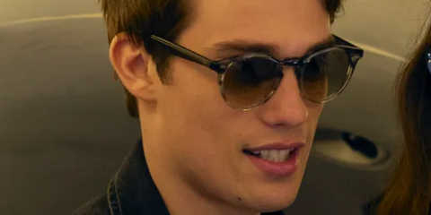 Nicholas Galitzine's character Hayes Campbell wears Oliver Peoples sunglasses in the film The Idea of You.