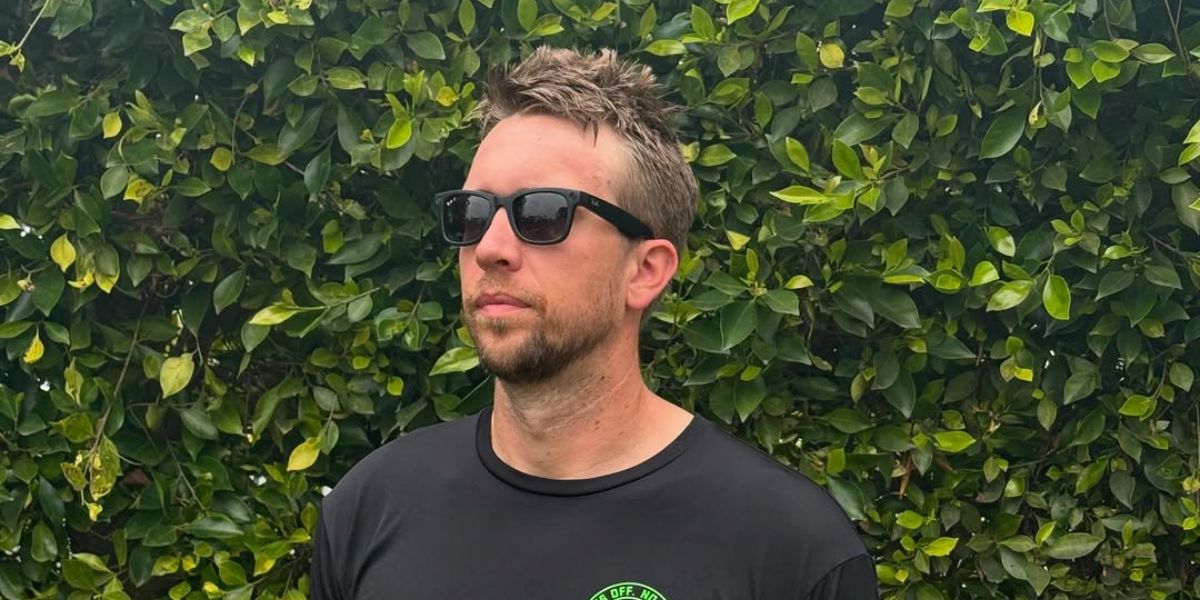 American NFL quarterback Nick Foles was seen wearing black Ray-Ban Meta Wayfarer RW4006 601S/T3 Polarised Smart Glasses in his Instagram post, April 2025. Shop online now on Pretavoir