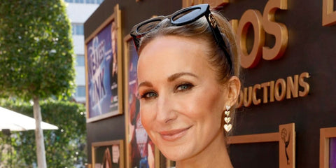 Stand up comedian and presenter Nikki Glaser was seen wearing black Gucci GG1421S 001 sunglasses at The BAFTA TV Tea Party in Beverly Hills, September 2024. Shop online now on Pretavoir