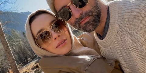 Russian=American actress Olesya Rulin was seen wearing an oversized Ray-Ban Aviator 3025 001/51 Gold/Light Brown Gradient sunglasses in her Instagram post, January 2025. Shop online now on Pretavoir