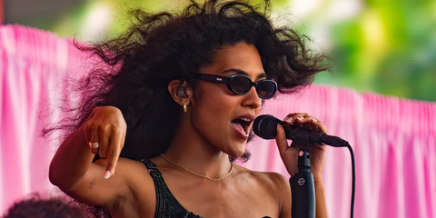 Olivia Dean was seen wearing DMY Studios Valentina DMYSUN04SB Black oval sunglasses onstage at BST Hyde Park, July 2025. Shop online now on Pretavoir
