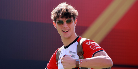Formula racer Oliver Bearman was seen wearing gold Ray-Ban Hexagonal RB 3548N 9124/43 sunglasses with brown gradient lenses at the F1 Grand Prix of Mexico 2025. Shop online now on Pretavoir