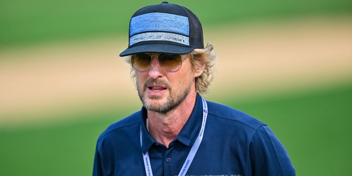 Owen Wilson was seen wearing gold Ray-Ban Aviator 3025 001/51 sunglasses with  Gold/Light Brown Gradient lenses