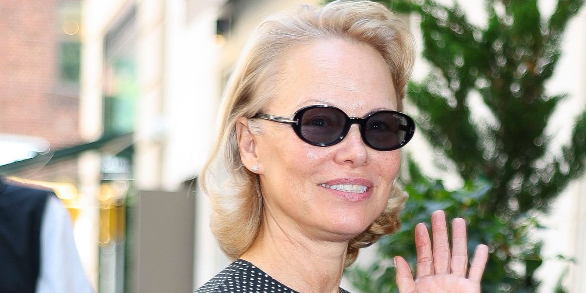 Tom Ford Raquel-02 TF922 01B Sunglasses - Pretavoir