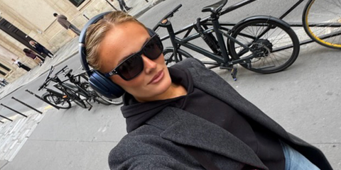 Professional golfer and internet personality Paris Hilinski was seen wearing Oakley Holbrook OO9102 E8 sunglasses in her Instagram post, September 2025.