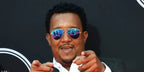 Dominican-American former baseball athlete Pedro Martinez was seen wearing gold Ray-Ban Aviator 3025 112/17 sunglasses with Blue Flash Mirror