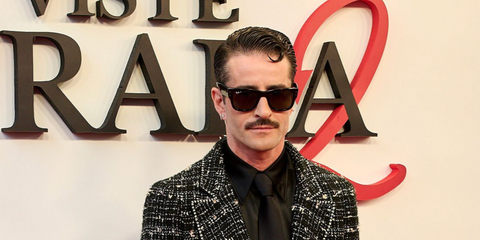 Spanish fashion blogger and digital creator Pelayo Diaz was seen wearing black Ray-Ban Mega Wayfarer RB 0840S 901/58 Polarised sunglasses at the Madrid premiere of The Devil Wears Prada 2.