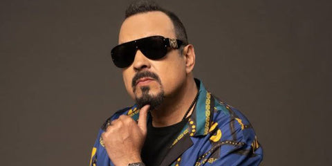 Mexican-American singer Pepe Aguilar was seen wearing black Versace 4391 GB1/87 sunglasses.