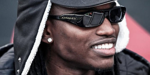 Portuguese footballer Rafael Leao of AC Milan was seen wearing black Oakley Permian OO9520 01 Prizm sunglasses before the Serie A match between AC Milan and US Sassuolo Calcio in Milan, December 2025.