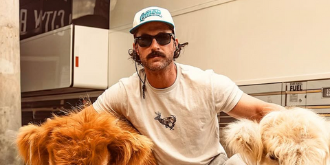 American country singer Riley Green was seen wearing Ray-Ban Wayfarer RB 4340 601 sunglasses in his Instagram post, December 2025.