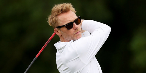 Irish singer and member of Boyzone, Ronan Keating was seen wearing tortoiseshell Ray-Ban Wayfarer 2140 902/57 sunglasses with brown Polarised lenses at the Pro-AM prior to the Betfred British Masters. Shop online now on Pretavoir