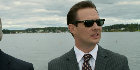 Actor Ryan Merriman was seen wearing tortoiseshell Ray-Ban New Wayfarer RB 2132 902 sunglasses with green lenses in 2016 movie "The Congressman". Shop online now on Pretavoir