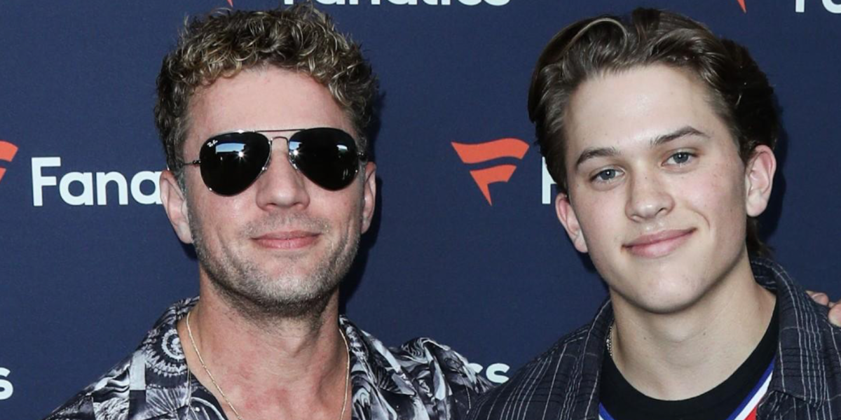 Ryan Phillippe, pictured with son Deacon Phillippe, was seen wearing Ray-Ban Aviator RB 3025 W0879 Gunmetal/Green sunglasses