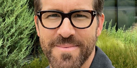 Tom ford deals ryan reynolds glasses