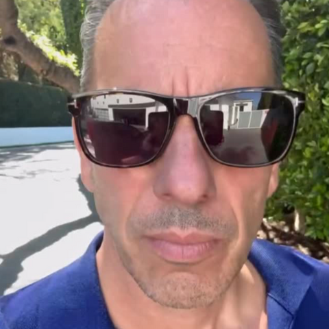 Stand up comedian and actor Sebastian Maniscalco was seen wearing tortoiseshell Tom Ford Giulio TF698 52D Polarised sunglasses in his Instagram reel, May 2025.