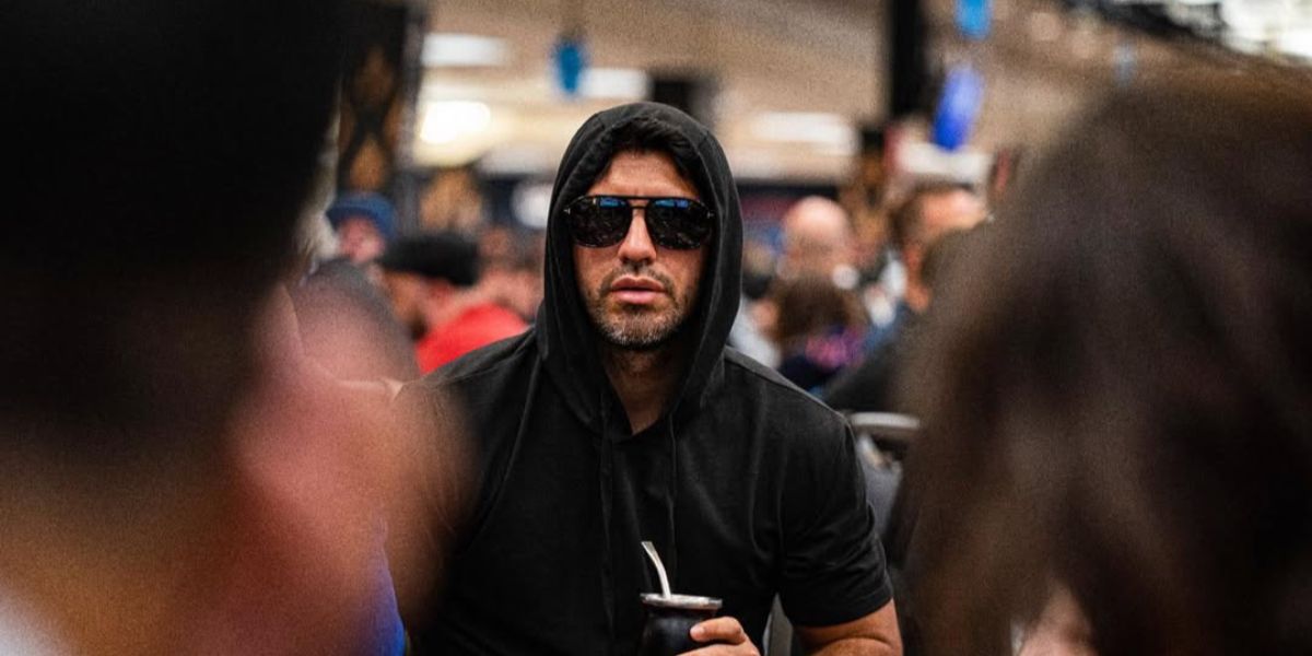 Argentine football legend Sergio Aguero was seen wearing black Tom Ford Rosco TF1022 01A aviator sunglasses at the World Series of Poker 2023. Shop online now on Pretavoir