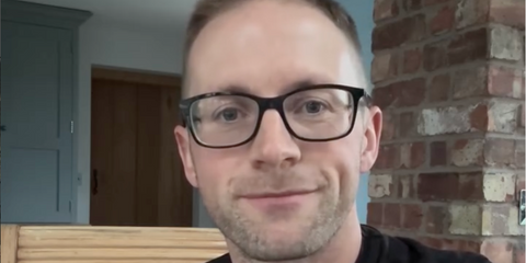 Olympic cyclist champion Sir Jason Kenny was seen wearing black Ray-Ban RB 7047 2000 optical glasses in his Instagram post