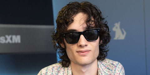 Sombr was seen wearing black Oliver Peoples Oliver Sun OV5393SU 1492/P1 Polarised sunglasses during his visit to SiriusXM Studios in New York City, August 2025. Shop online now on Pretavoir